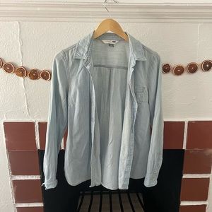 Medium light weight chambray shirt